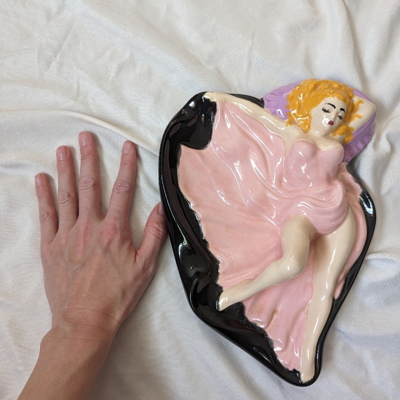 🎩1950s Pin Up Beauty MCM 11" Ashtray - Blonde/Pink Dress - Vintage - Picture 11 of 13